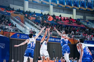 2025-2026����CBA������30�֣��½�������82��102��ɽ������