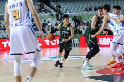 2025-2026����CBA������40��Ǳ�������Ͼ���֮��20��15ʤ�㽭����֤ȯ 