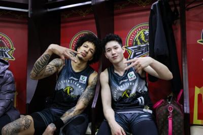 2025-2026����CBA������30�֣�����ɽ������vs�������� ���ֶ������������ף