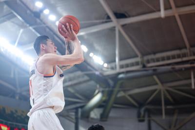 2025-2026����CBA������30��Ǳ������ɽ���ھ�vs�Ϻ�����